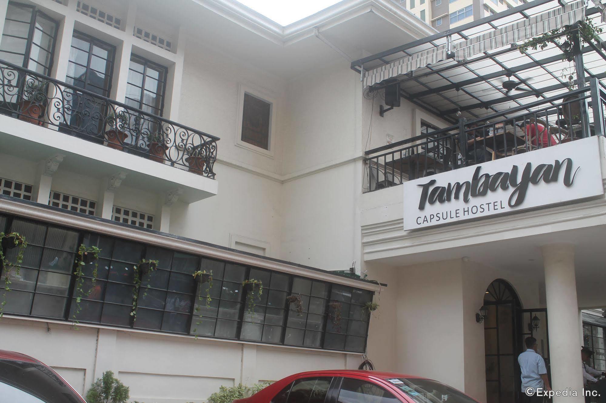 Tambayan Capsule Hostel & Bar Manila Exterior foto